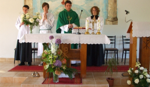 Sv.omša novokňaza Vladimíra Václavíka v Kirti 17.6.2012 